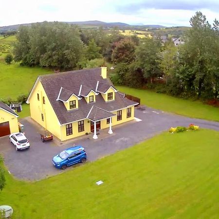 Yellow House Westport Kültér fotó